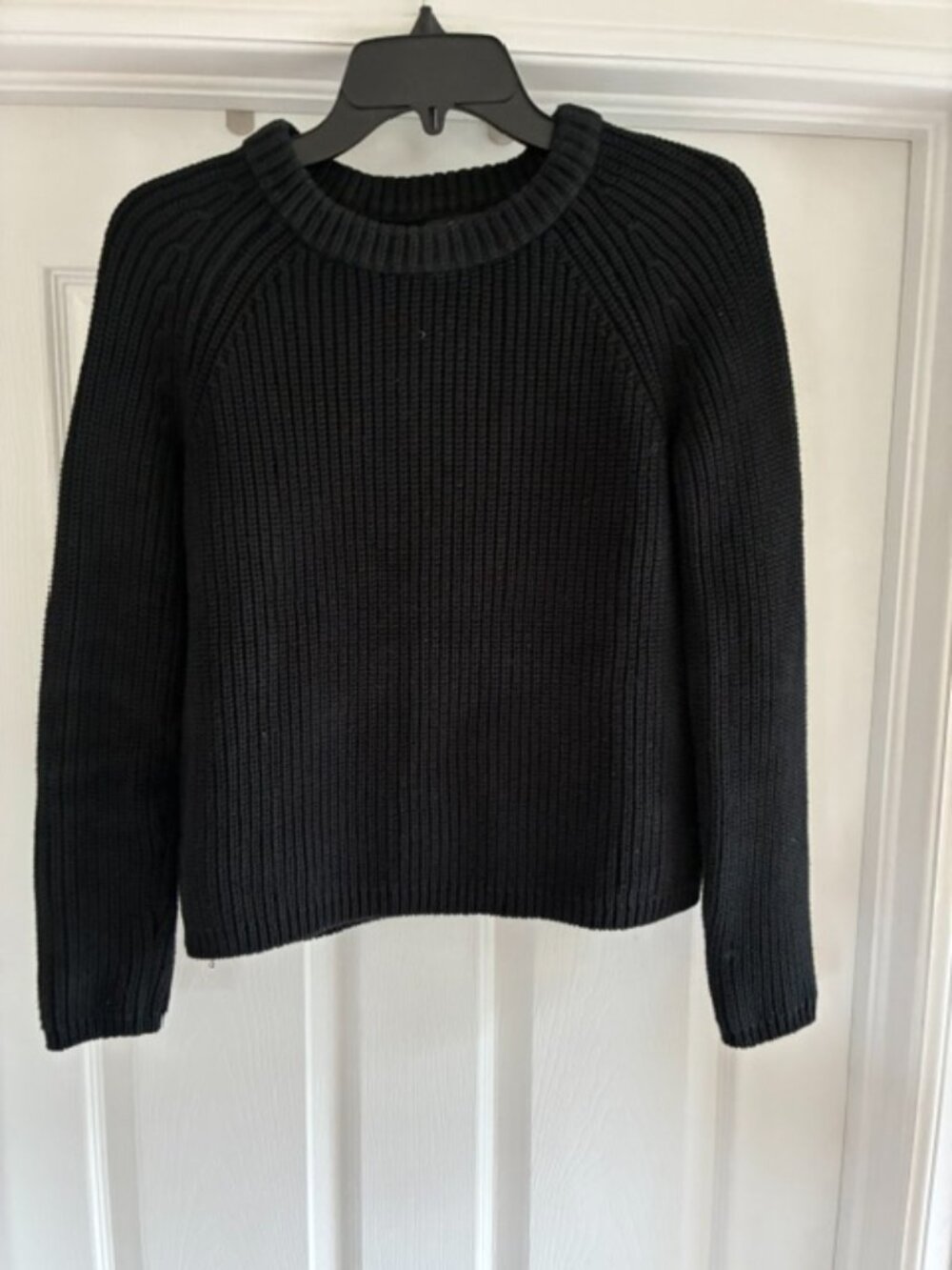 Quince black crewneck sweater, size XS. Good condition!